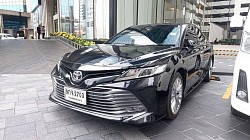 🚘 1. รถเก๋ง Private Car  เหมาะสำหรับการเดินทางส่วนตัวหรือคู่รัก ให้ความสะดวกสบาย คล่องตัวในเมือง ประหยัดน้ำมัน และให้ความเป็นส่วนตัวสูง เหมาะกับทั้งทริปสั้น ๆ หรือการเดินทางธุรกิจที่ต้องการความสุภาพเรียบหรู