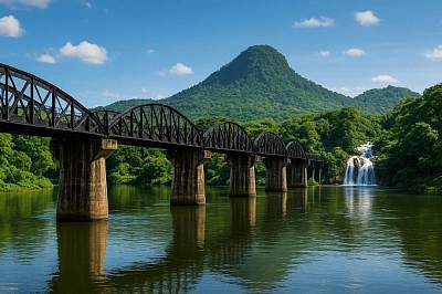 “สะพานรถไฟสายมรณะ แลนด์มาร์กกาญจนบุรีที่ต้องมาเยือน ท่ามกลางความงดงามของแม่น้ำแคว”
